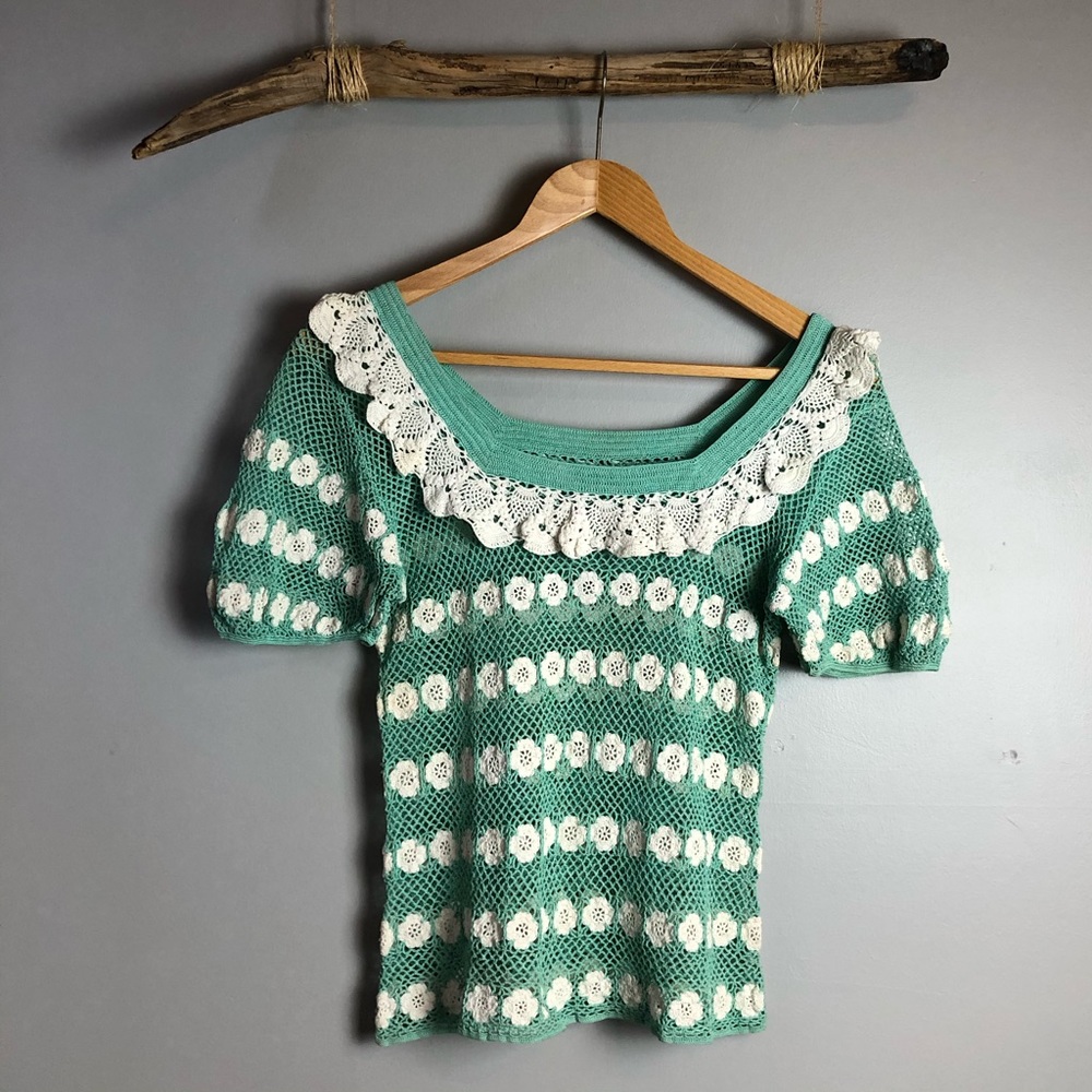 100% HANDMADE green Embroidered blouse. Vintage